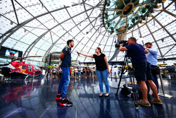 Daniel Ricciardo, Red Bull Racing aan Hangar 7