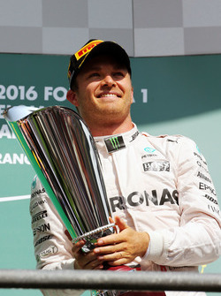 Racewinnaar Nico Rosberg, Mercedes AMG F1 viert feest op het podium