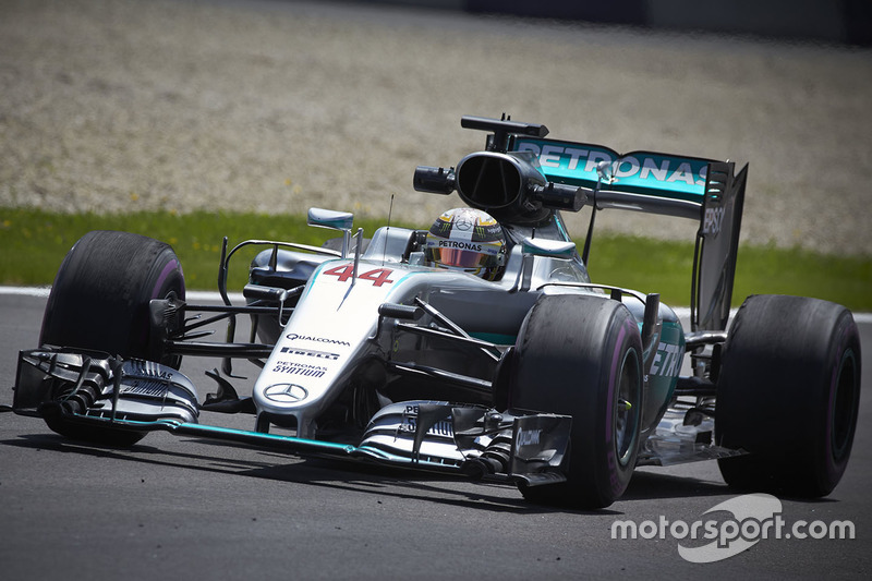 1. Lewis Hamilton, Mercedes AMG F1 W07 Hybrid