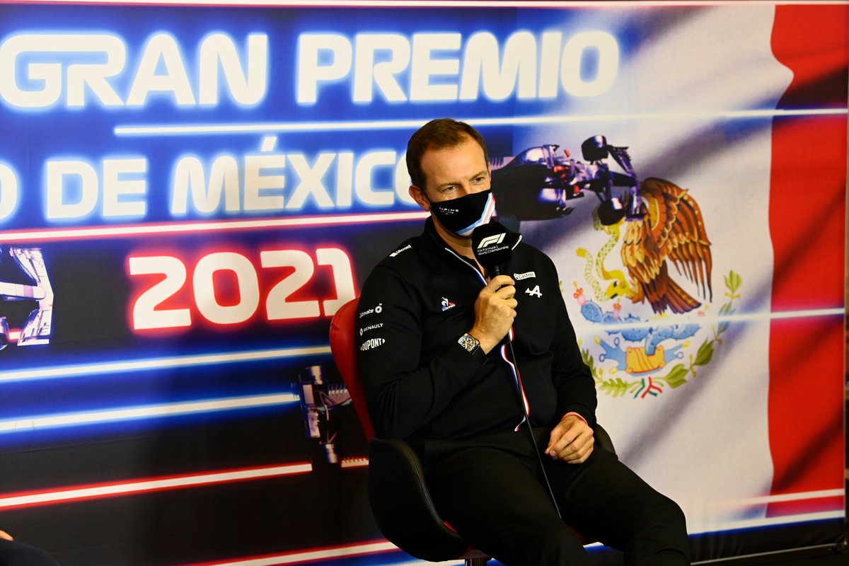 Laurent Rossi, CEO, Alpine F1, durante la conferenza stampa dei team principal