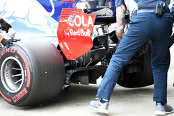 Pierre Gasly, Scuderia Toro Rosso STR12 rear