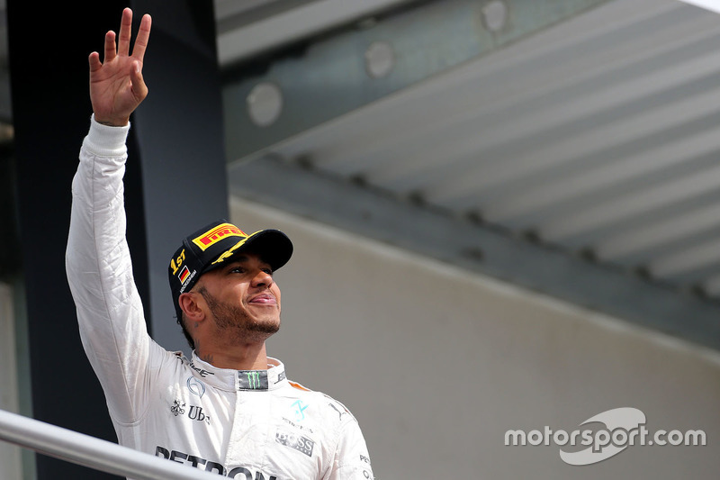 Podio: il vincitore Lewis Hamilton, Mercedes AMG F1