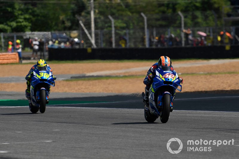 Joan Mir heeft teamgenoot Alex Rins in het vizier, de rookie wordt steeds sterker.