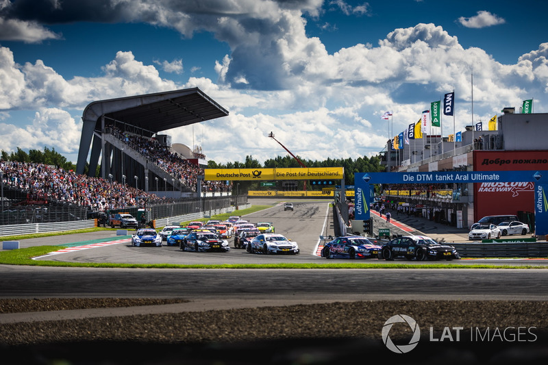 Гонка DTM на Moscow Raceway в Подмосковье. Обратите внимание: это единственная трасса в России в нашем списке и единственная в статье трасса, название которой пишется на латинице. Что мешало владельцам автодрома написать название русскими буквами, мы не знаем