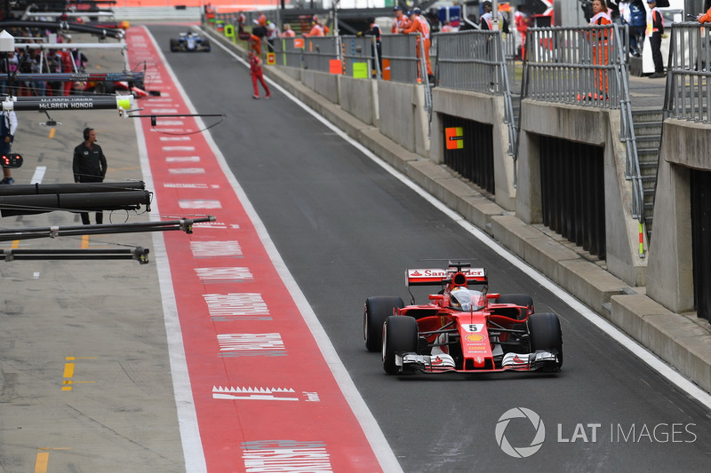 Sebastian Vettel, Ferrari SF70H, mit Cockpitschutz Shield
