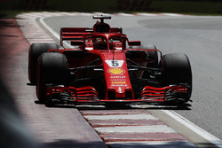 Себатьян Феттель, Ferrari SF71H.