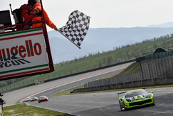 Erich Prinoth, Ineco-MP Racing, prende la bandiera a scacchi