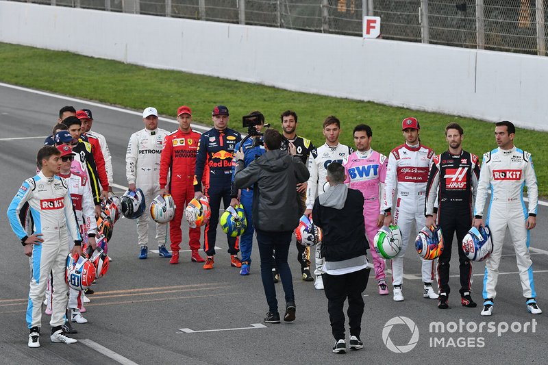 Para pembalap F1 saat diambil gambarnya oleh kru Netflix