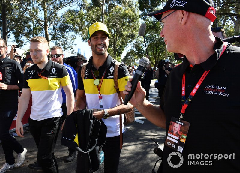 Daniel Ricciardo, Renault F1, arrive sur le circuit