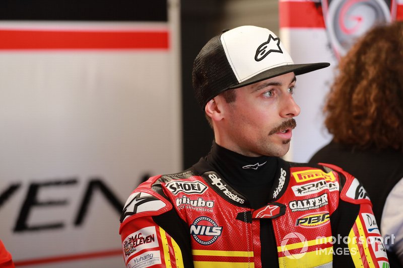 Glück im Unglück: Eugene Laverty sprang von seiner Ducati