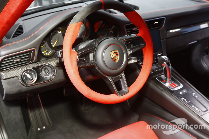 Porsche 911 GT2 RS