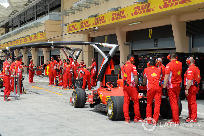 Ferrari pit stop antrenmanı