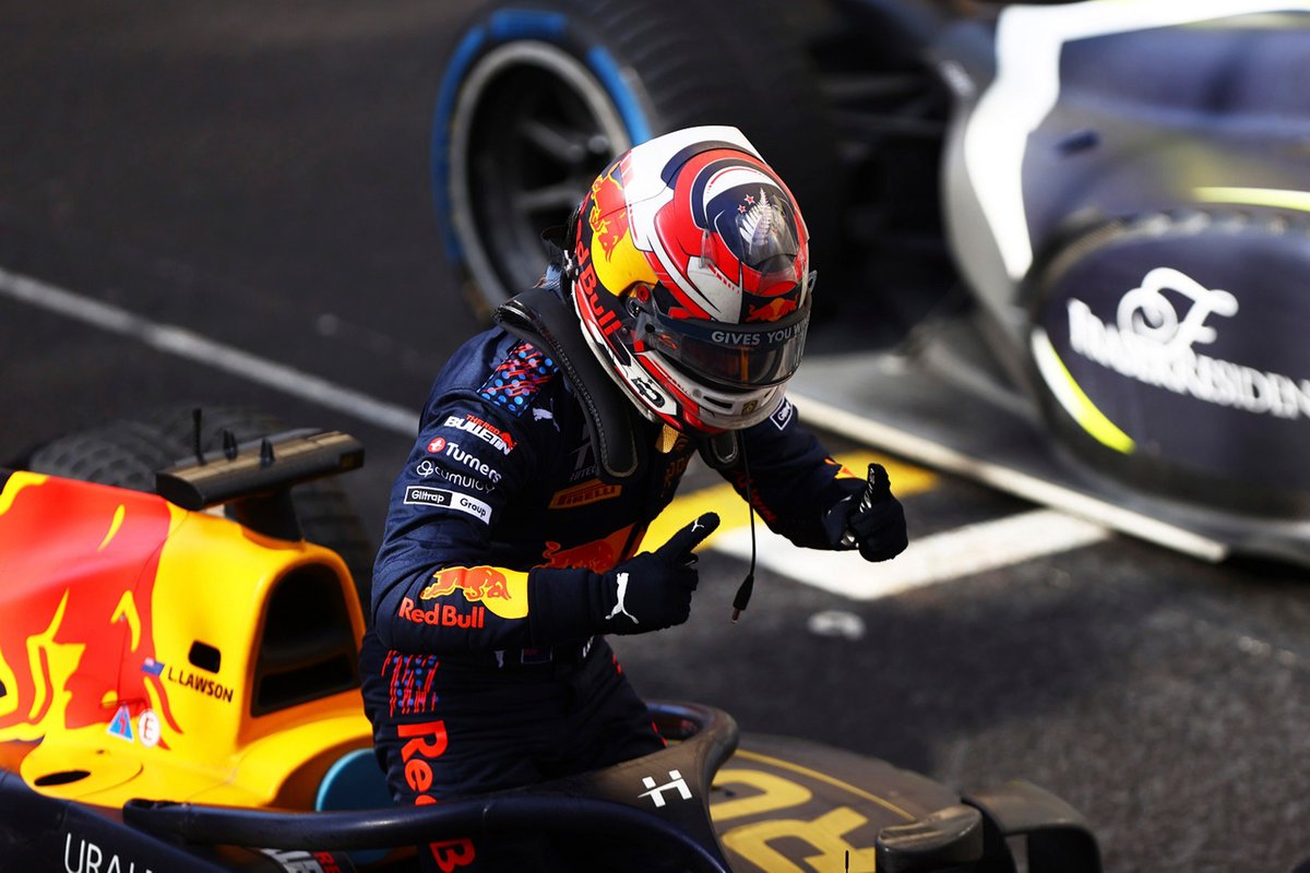 Race winner Liam Lawson, Hitech Grand Prix