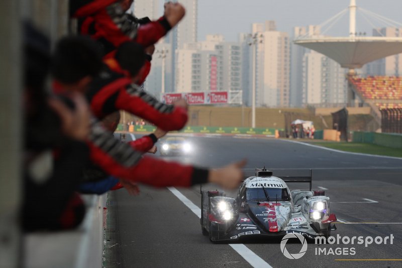 #1 Rebellion Racing Rebellion R-13 - Gibson: Bruno Senna, Gustavo Menezes, Norman Nato