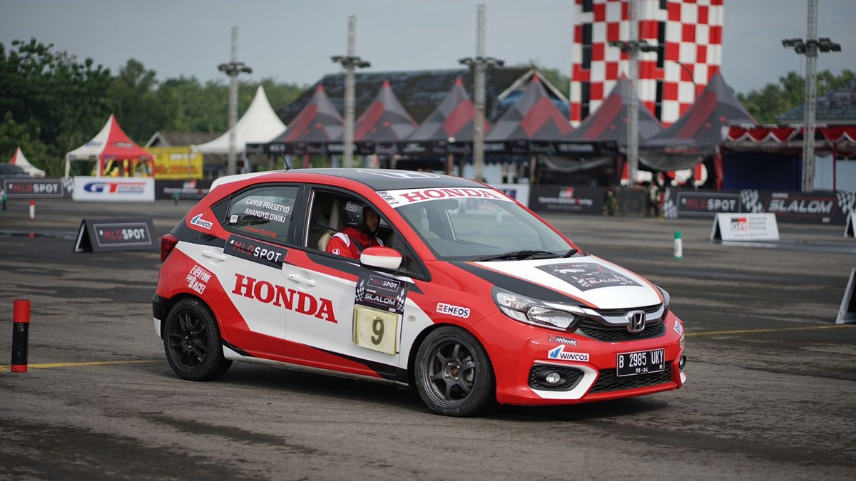 Babak final Kejuaraan Nasional Slalom 2021 diselenggarakan di Lanud Gading, Wonosari, Sabtu (18/12/2021)