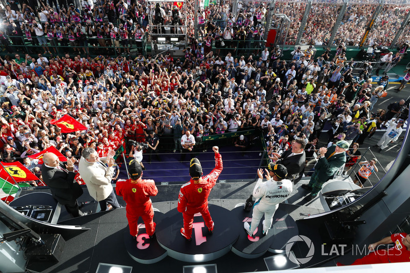 Yarış galibi Sebastian Vettel, Ferrari, Lewis Hamilton, Mercedes AMG F1, Kimi Raikkonen, Ferrari