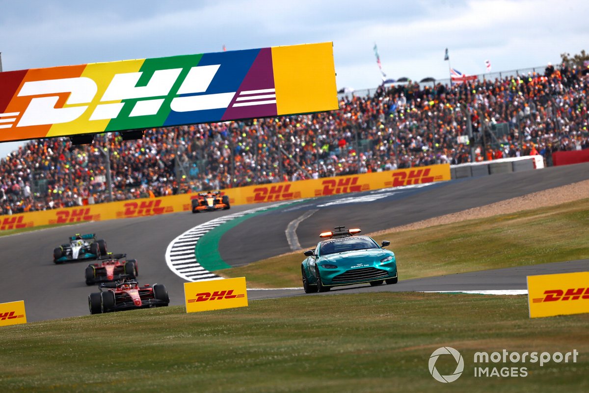 The Safety Car Charles Leclerc, Ferrari F1-75, Carlos Sainz, Ferrari F1-75, Lewis Hamilton, Mercedes W13
