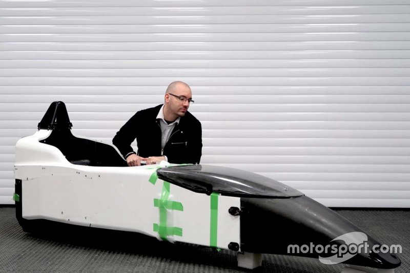 童夢F110とERAのテクニカル&ビジネスディレクターであるディーター・ヴァンスヴィーゲンホーヘン