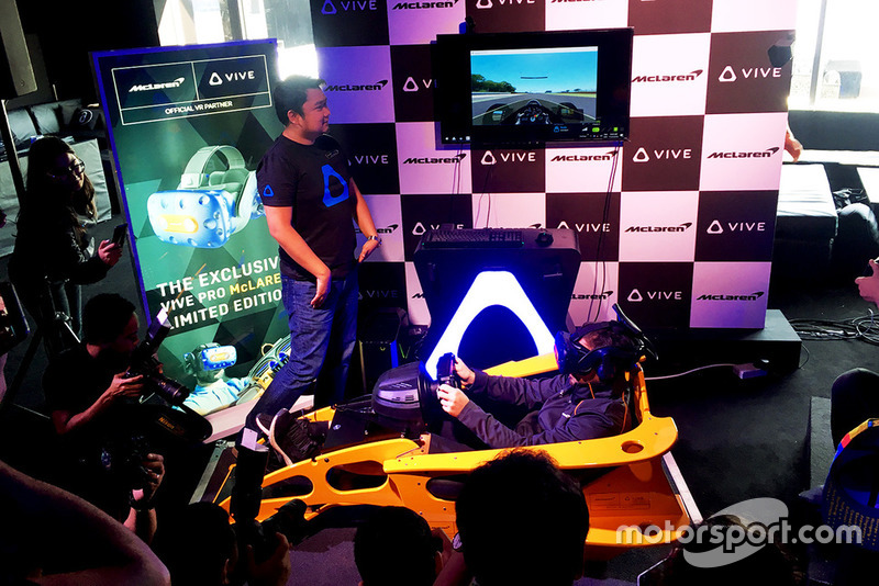Презентация шлема HTC VIVE Pro McLaren Limited Edition