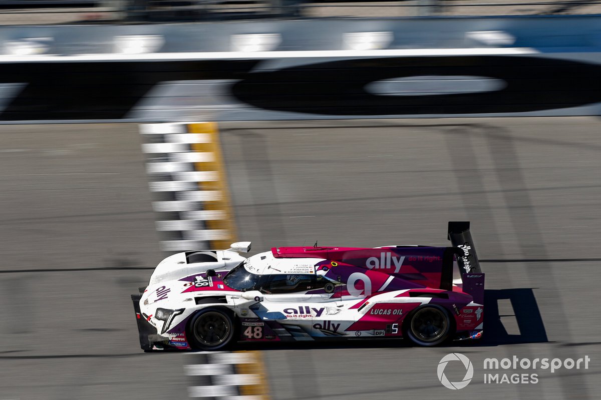 #48 Action Express Cadillac DPi: Mike Rockenfeller, Kamui Kobayashi, Jimmie Johnson, José María López
