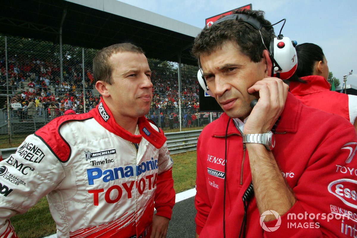 Decorzent was switched from Da Matta to Panis in 2004 with Toyota, before being shuffled onto the test team lineup at Ralf Schumacher's behest