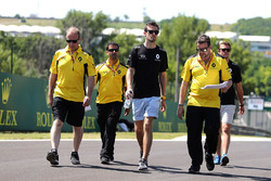 Jolyon Palmer, Renault Sport F1 Team, loopt een rondje over het circuit