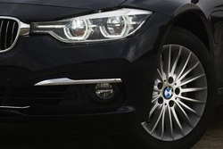 BMW 330e