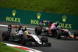 Серхіо Перес, Sahara Force India F1 VJM09 та Карлос Сайнс-молодший, Scuderia Toro Rosso STR11