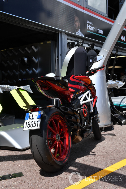 Льюіс Хемілтон, Mercedes AMG F1