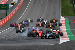 Start: Valtteri Bottas, Mercedes AMG F1 W08, führt