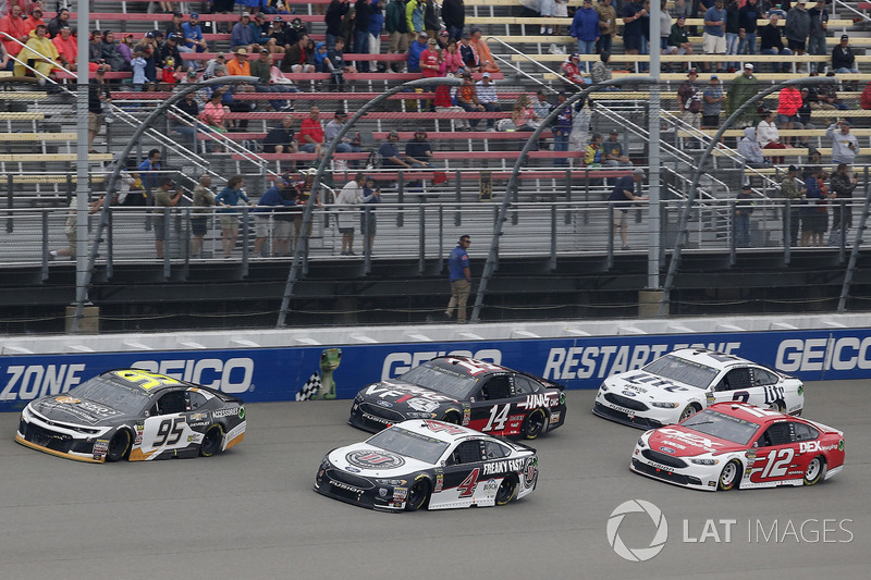 Kevin Harvick, Stewart-Haas Racing, Ford Fusion Jimmy John's Kasey Kahne, Leavine Family Racing, Che