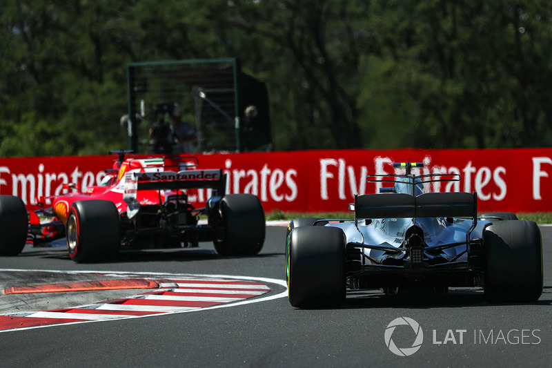Sebastian Vettel, Ferrari SF70-H e Valtteri Bottas, Mercedes-Benz F1 W08 Hybrid