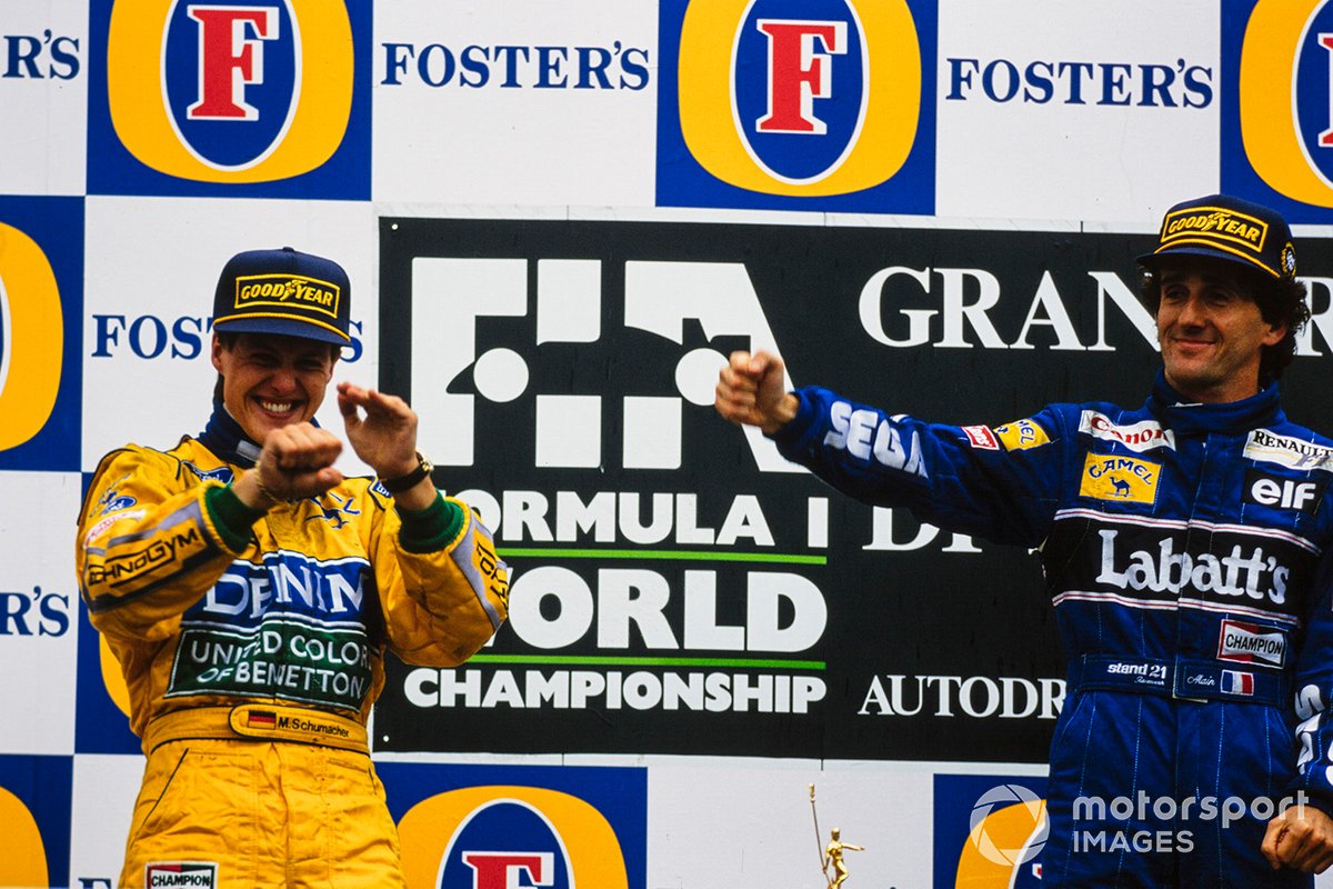 Schumacher y Prost juntos en el podio por primera vez después del GP de San Marino de 1993.