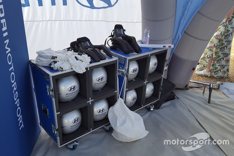 Caschi ed equipaggiamento Hyundai Motorsport