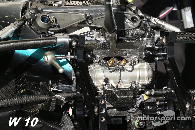 MercedesW10: ecco la scatola sterzo senza DAS del 2019