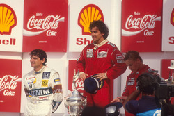 Podyum: Yarış galibi Alain Prost, McLaren, 2. Nelson Piquet, Williams, 3. Stefan Johansson, McLaren