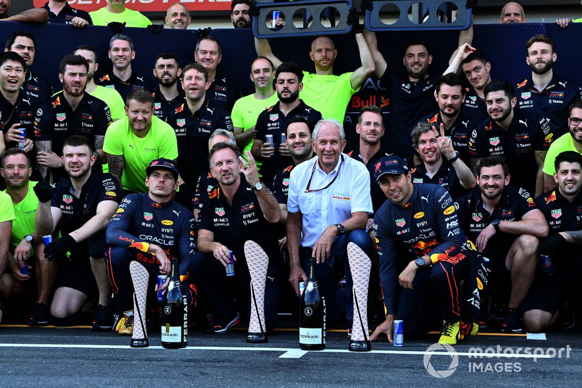 Max Verstappen, Red Bull Racing, 1st position, Christian Horner, Team Principal, Red Bull Racing, Helmut Marko, Consultant, Red Bull Racing, Sergio Perez, Red Bull Racing, 2nd position, the Red Bull Racing team celebrate a perfect weekend