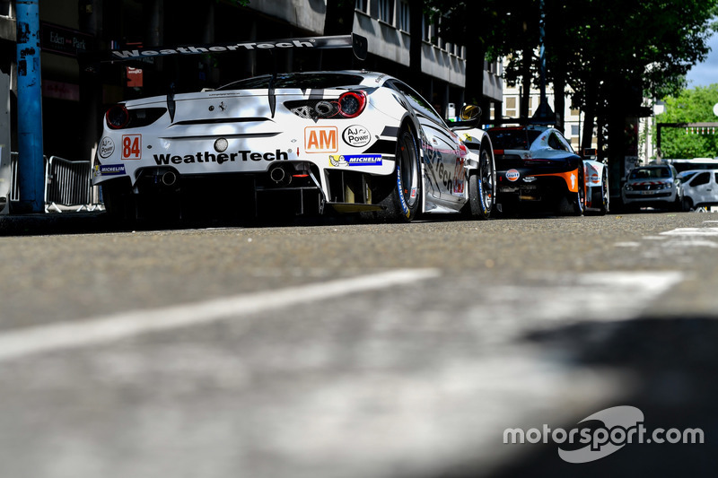 #84 JMW Motorsport Ferrari 488 GTE