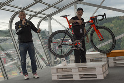 Presentazione della bici Orange1 by Colnago dedicata alla 24 Ore di Spa