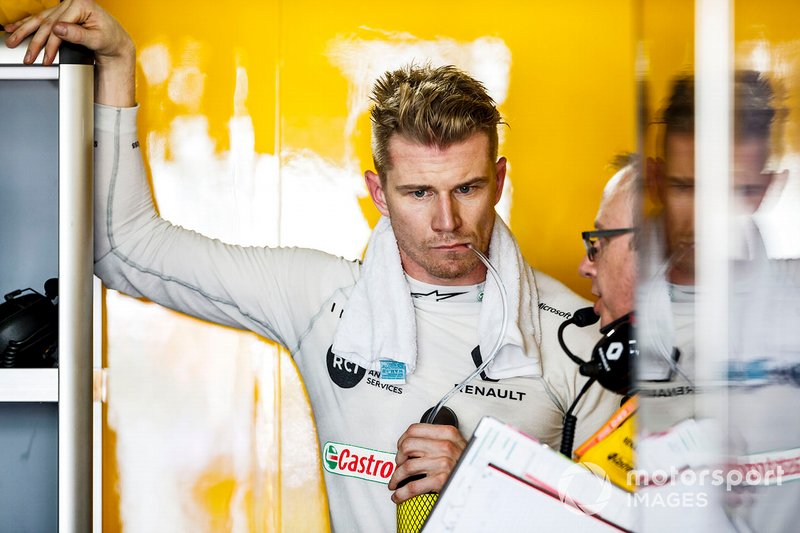 Nico Hulkenberg, Renault F1 Team, in the garage