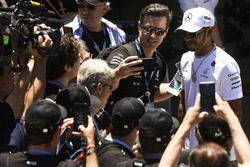Lewis Hamilton, Mercedes AMG F1, taraftarlar ile