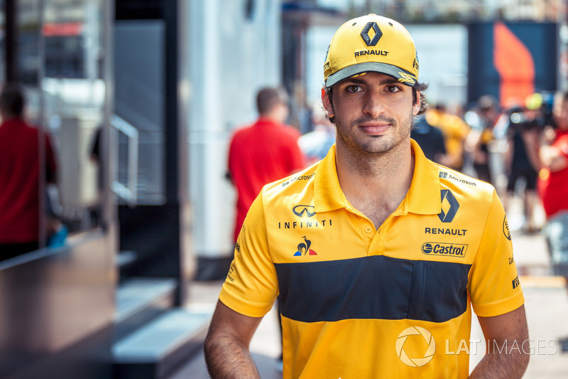 Карлос Сайнс-мол., Renault Sport F1 Team