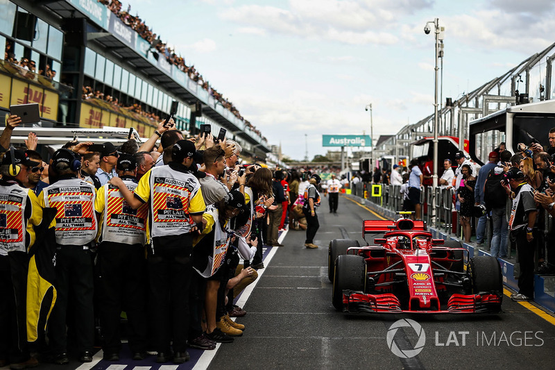 Kimi Raikkonen, Ferrari SF71H, parc ferme