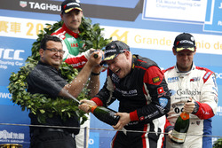 Podyum: Yarış galibi Rob Huff, All-Inkl Motorsport, Citroën C-Elysée WTCC, Norbert Michelisz, Honda