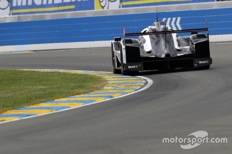 #2 Porsche Team Porsche 919 Hybrid: Romain Dumas, Neel Jani, Marc Lieb