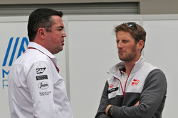 (L naar R): Eric Boullier, McLaren Racing Director met Romain Grosjean, Haas F1 Team