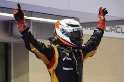 Yarış galibi Kimi Raikkonen, Lotus F1 Team, parc ferme