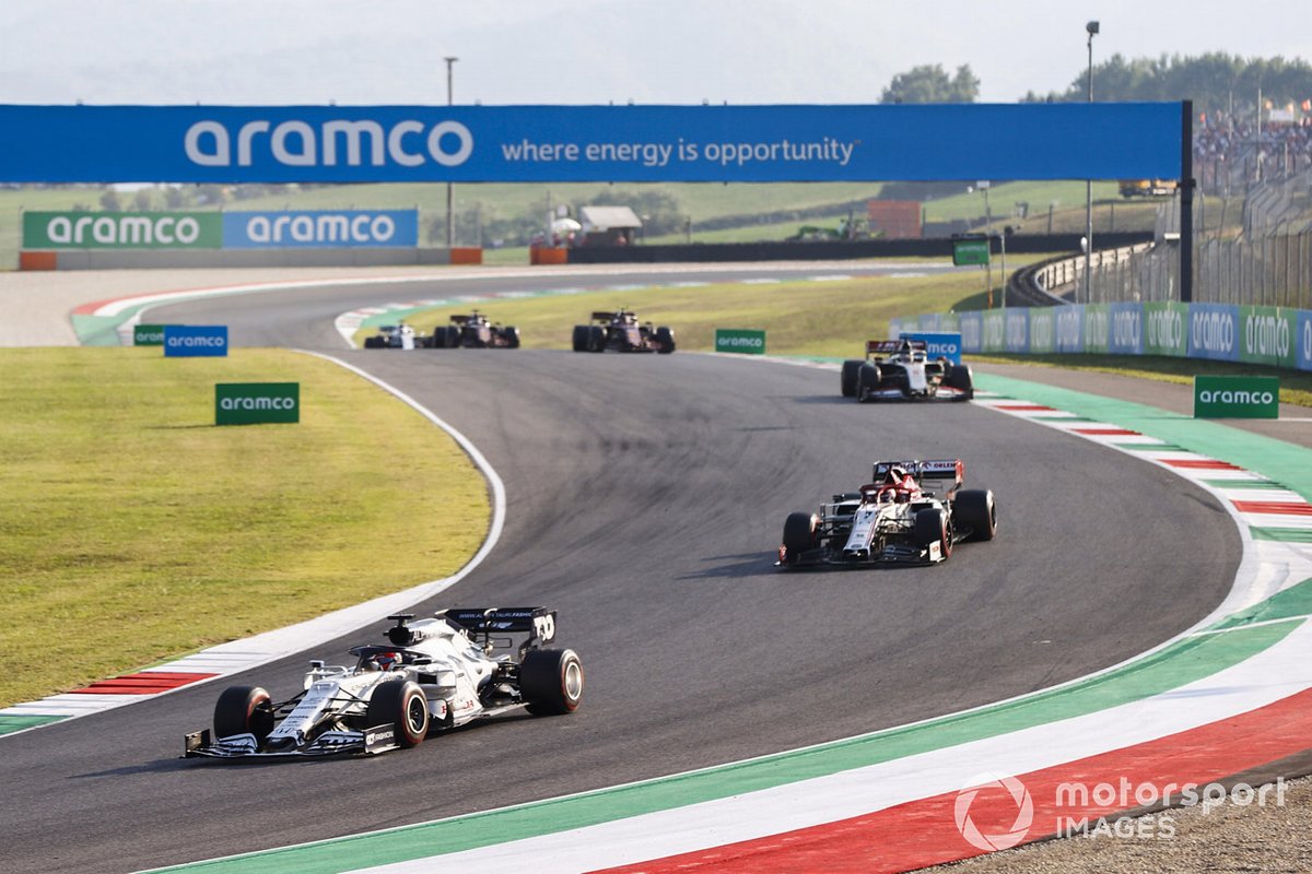 Даниил Квят, AlphaTauri AT01, Кими Райкконен, Alfa Romeo Racing C39, и Ромен Грожан, Haas VF-20