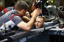 Kevin Magnussen, Haas F1 Team, nell'abitacolo della sua monoposto