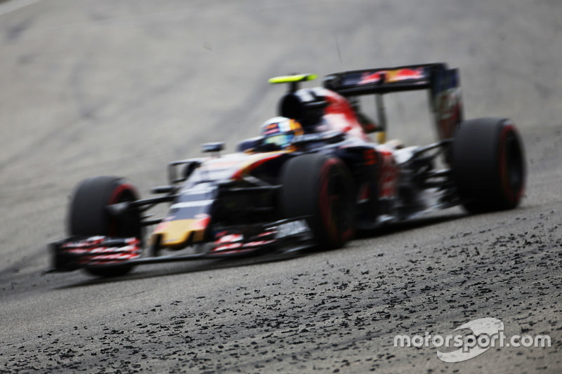 Carlos Sainz Jr., Scuderia Toro Rosso STR11